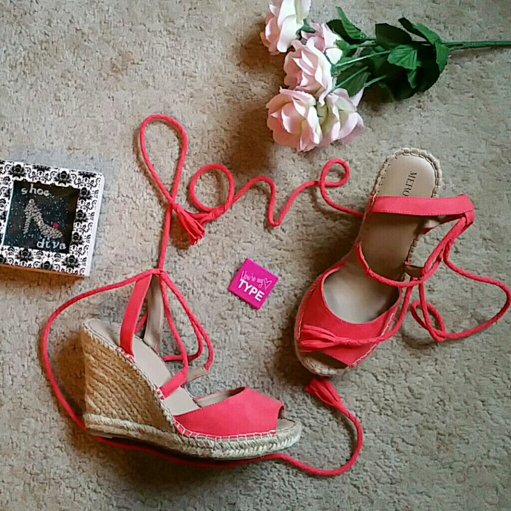 Lovely Open-toe Gladiator Wedges